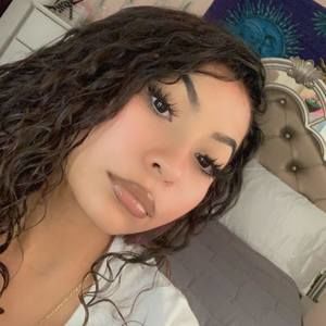 Meet your Posher, Celeste